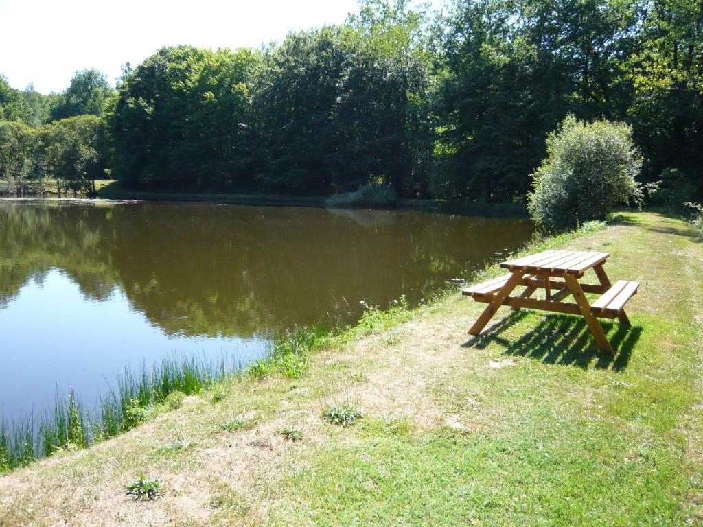 Lakeside Bed And Breakfast Payzac  Dış mekan fotoğraf